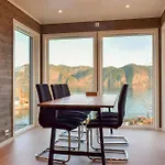 Lovely In With House Sea View *